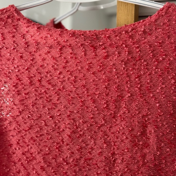 Cute pink textured top - Picture 7 of 7